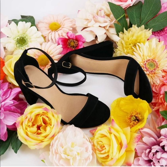 ❤️❤️ cute NWT black sandals 👡 very comfortable - Picture 2 of 5